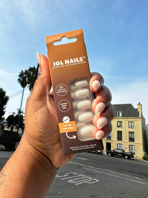 Lila Geluxe™ Nails – Classic White Short Round