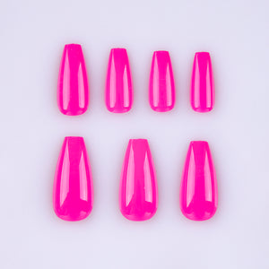 
                
                    Load image into Gallery viewer, Barbie Press On Nails
                
            